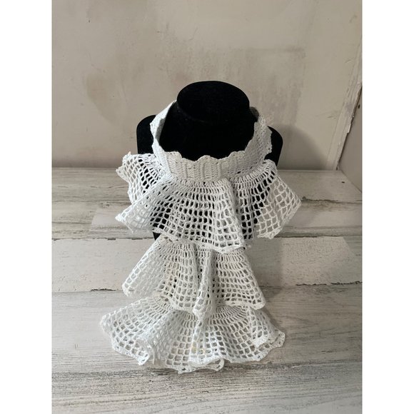 Woman’s white lace snap crocheted 3 tier collar - Picture 1 of 9